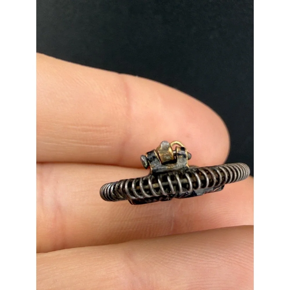 Vintage Victorian Black Mourning‎ Brooch OLD Gutta Percha?